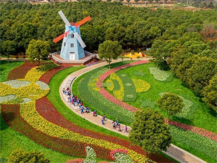 Floral-Boulevard-in-wuhan-botanical-garden Floral-Boulevard-in-wuhan-botanical-garden