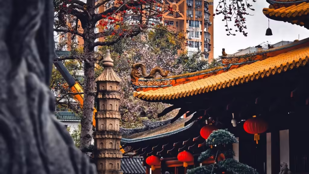 Guangxiao-Temple-Guangzhou-1024x576.avif_