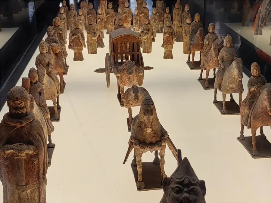 Han-and-Tang-Terracotta-Warriors-Gallery-in-luoyang-museum-jpg Han-and-Tang-Terracotta-Warriors-Gallery-in-luoyang-museum-jpg