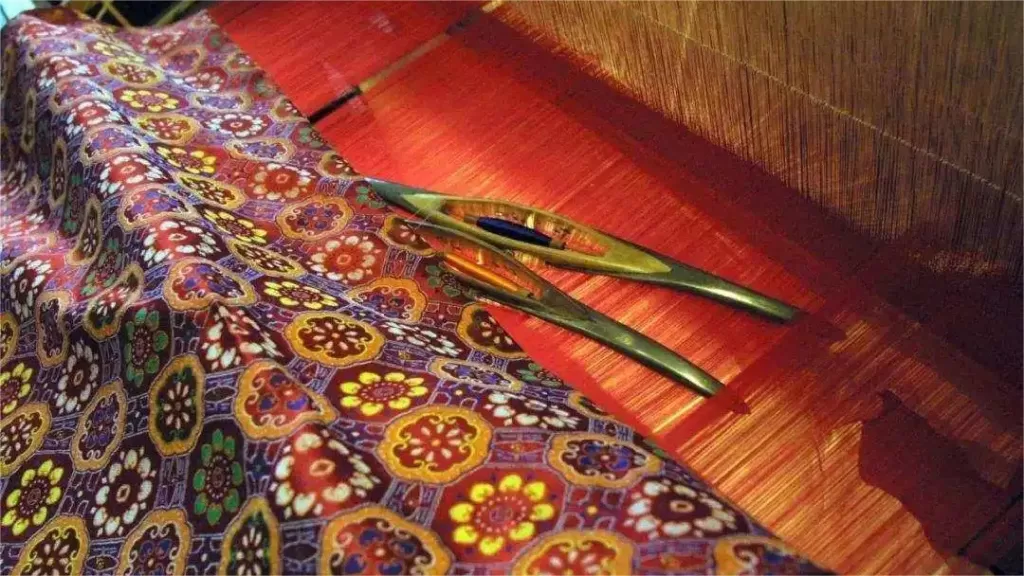 How-long-does-it-take-to-finish-a-Shu-Xiu-embroidery-1024x576-1