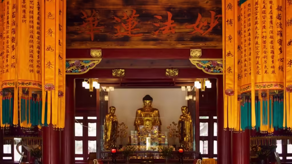 Huguo-Banruo-Temple-1024x576.avif_-1