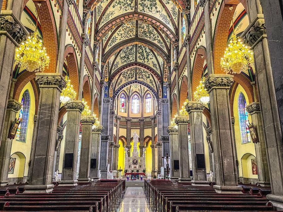 Interior-Design-of-hongjialou-cathedral Interior-Design-of-hongjialou-cathedral