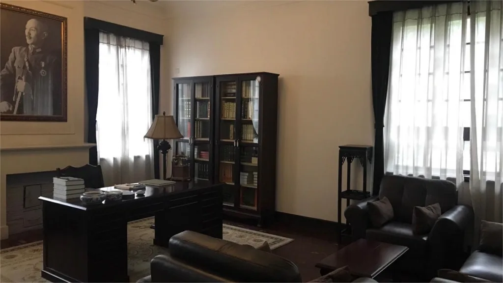 Jiang-and-Songs-Villa-in-longmen-grottoes-1024x576-5 Jiang-and-Songs-Villa-in-longmen-grottoes-1024x576-5