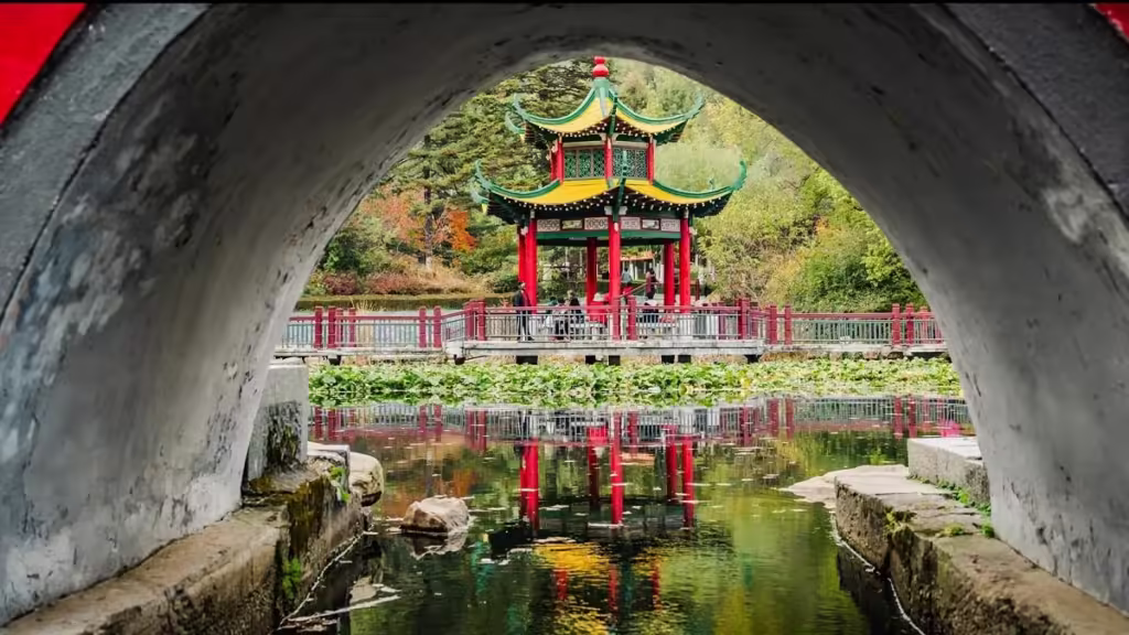 Jinjiangshan-park-1024x576.avif_