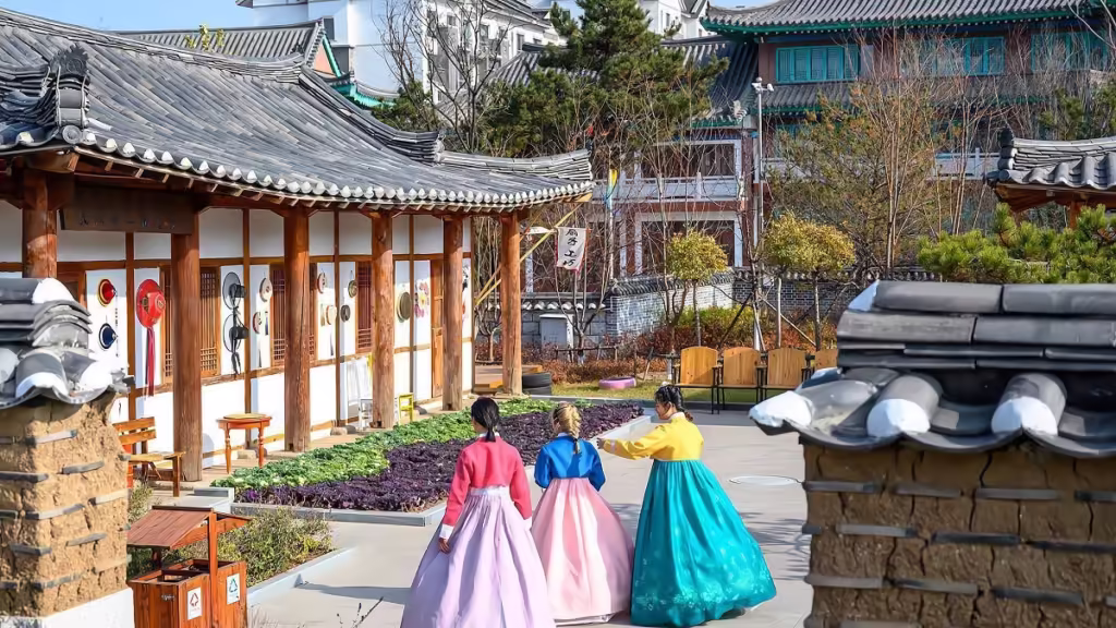 Korean-Ethnic-Minority-Folk-Village-Yanji-1024x576.avif_
