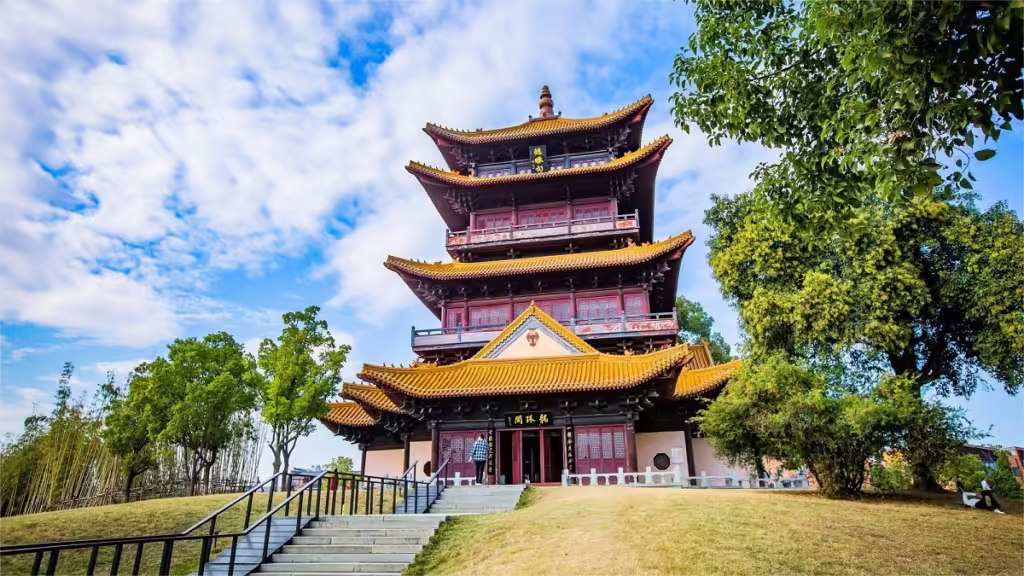 Longzhu-Pavilion-JIngdezhen-Imperial-Kiln-Museum-1024x576.avif_-2