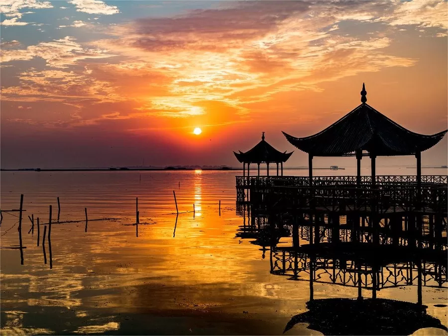 Scenic-beauty-of-yangcheng-lake-jpg Scenic-beauty-of-yangcheng-lake-jpg