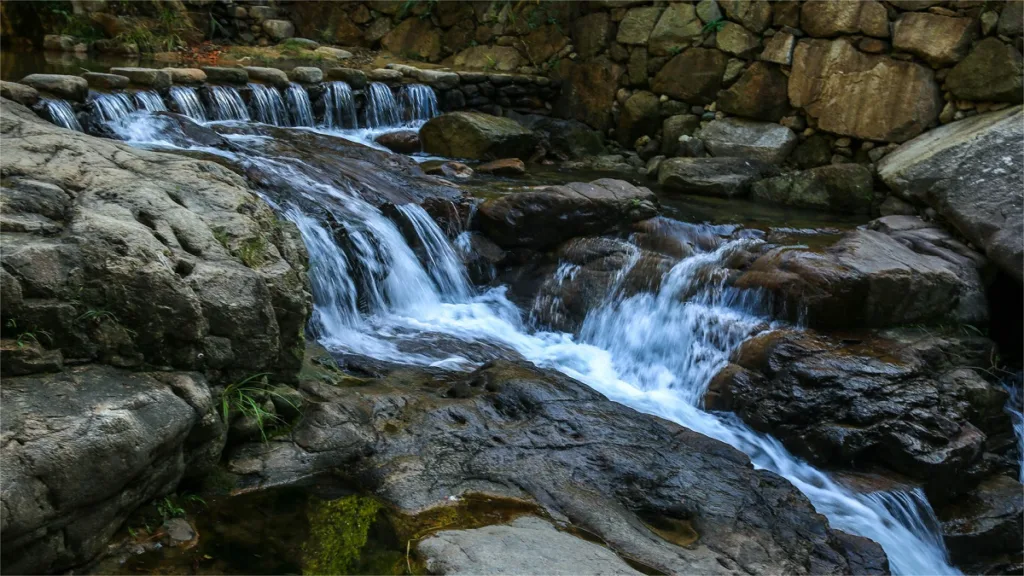 Shimen-Gorge-in-wuyuan-scenic-area-1024x576-1 Shimen-Gorge-in-wuyuan-scenic-area-1024x576-1