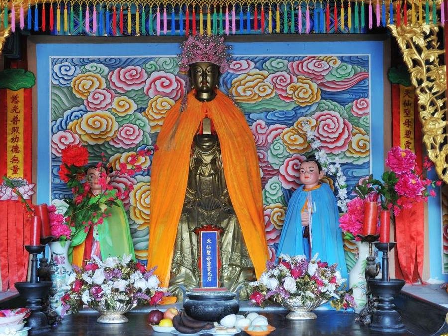 Taishan-Nainai-of-mount-tai Taishan-Nainai-of-mount-tai