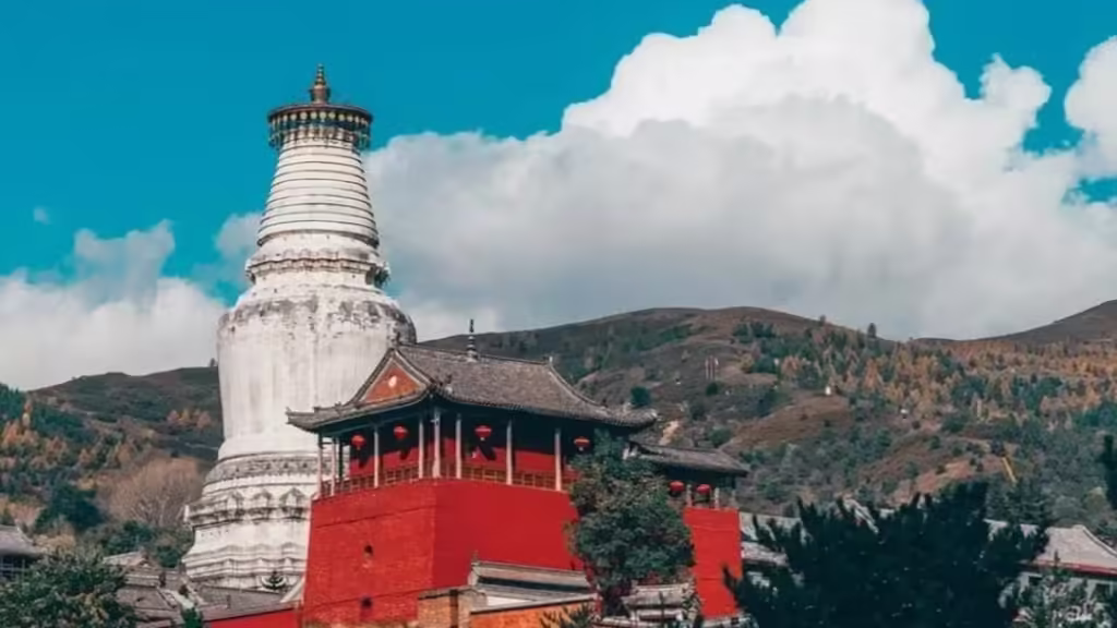 Tayuan-Temple-Pagoda-Courtyard-Temple-on-Mount-Wutai-1024x576.avif_-5
