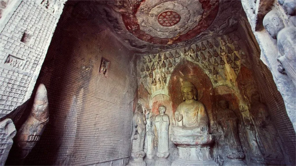 Ten-Thousand-Buddhas-Cave-in-Longmen-Grottoes-1024x576-7