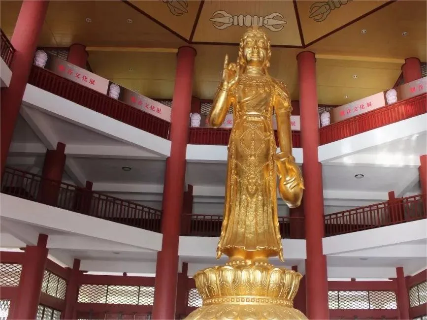 The-Rain-Bronze-Guanyin-Hall-in-chongsheng-temple-dali-jpeg The-Rain-Bronze-Guanyin-Hall-in-chongsheng-temple-dali-jpeg