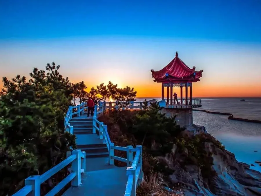 Three-View-Pavilion-in-Rushan-Silver-beach-jpg Three-View-Pavilion-in-Rushan-Silver-beach-jpg