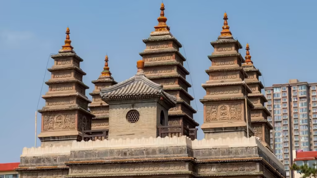 Vajra-Throne-Sarira-Pagoda-Hohhot-1024x576.avif_