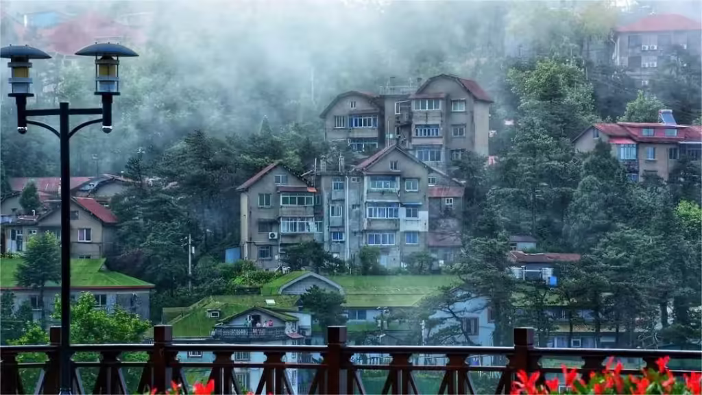Villa-Complex-on-Mount-Lu-1024x576.avif_