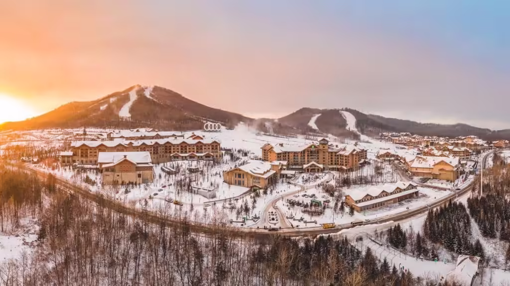 Wanda-Changbai-Mountain-Internatinal-Ski-Resort-1024x576.avif_