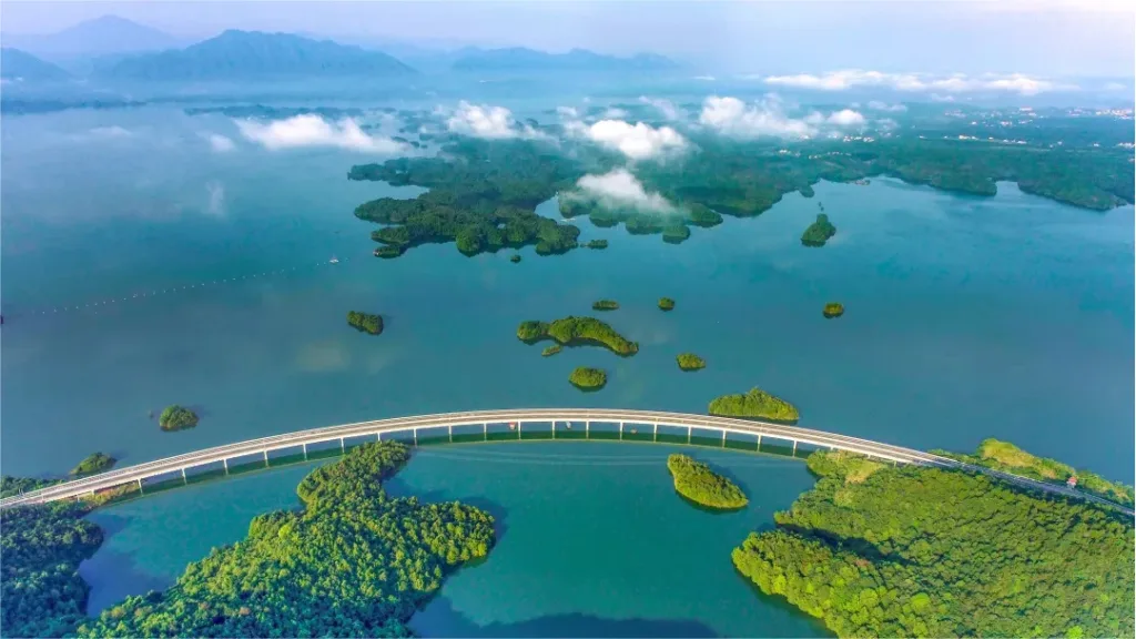 West-Sea-Scenic-Area-in-Mount-Lu-1024x576-5 West-Sea-Scenic-Area-in-Mount-Lu-1024x576-5