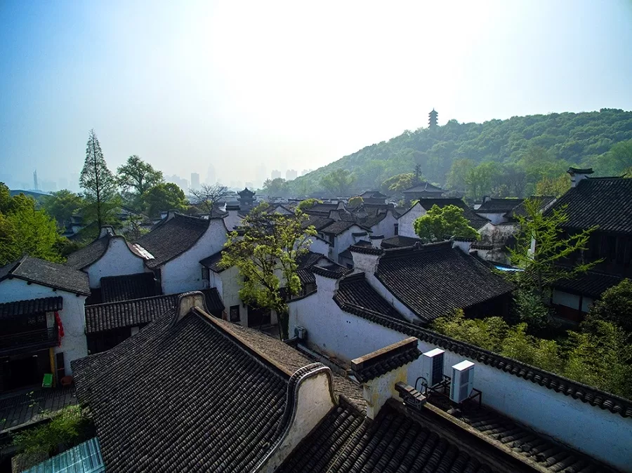 ancestral-hall-complex-in-huishan-ancient-town-jpg ancestral-hall-complex-in-huishan-ancient-town-jpg