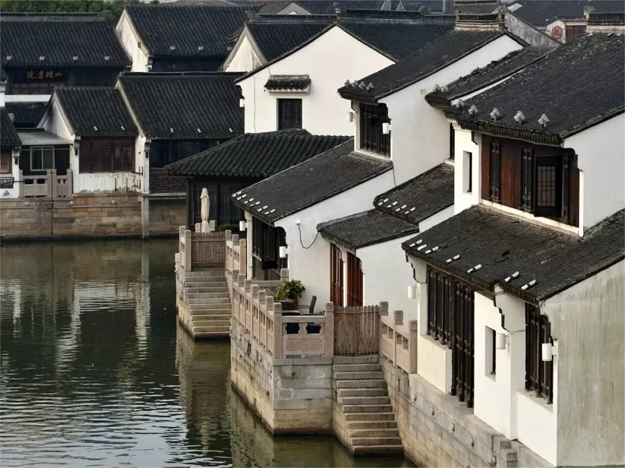 ancient-architecture-in-shantang-street-jpg ancient-architecture-in-shantang-street-jpg
