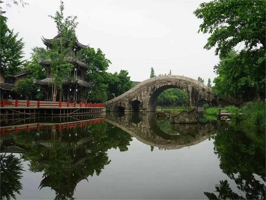 ancient-bridges-in-huanglongxi-ancient-town-jpeg ancient-bridges-in-huanglongxi-ancient-town-jpeg
