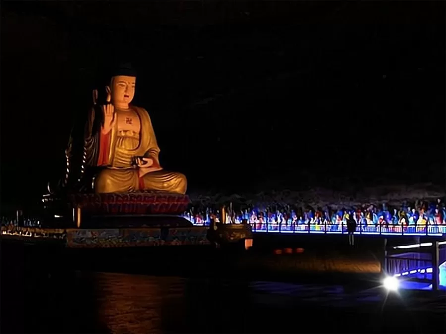 ancient-buddha-cave-in-jinfo-mountain-jpeg ancient-buddha-cave-in-jinfo-mountain-jpeg