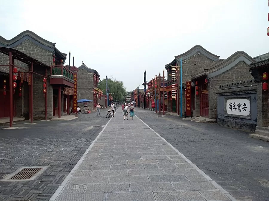 ancient-commercial-street-in-rongguofu-jpg ancient-commercial-street-in-rongguofu-jpg