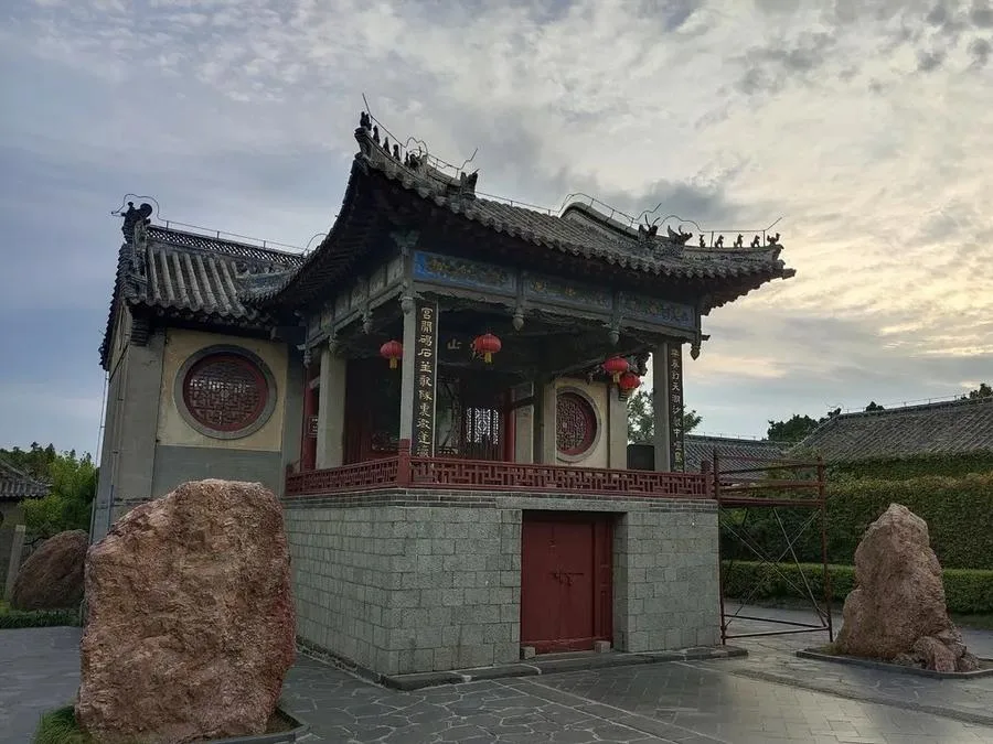 ancient-opera-station-in-penglai-pavilion-scenic-area-jpg ancient-opera-station-in-penglai-pavilion-scenic-area-jpg