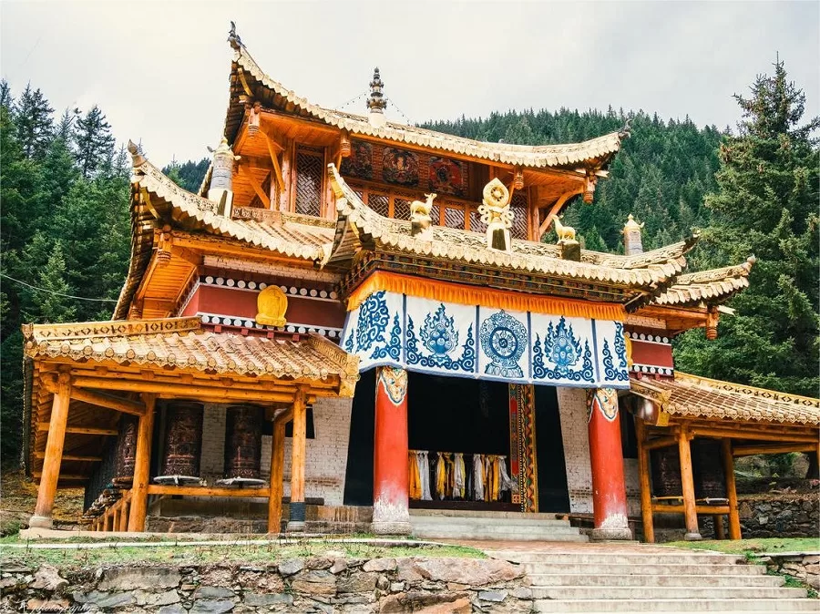 ancient-templs-in-mounigou-valley-jpg ancient-templs-in-mounigou-valley-jpg