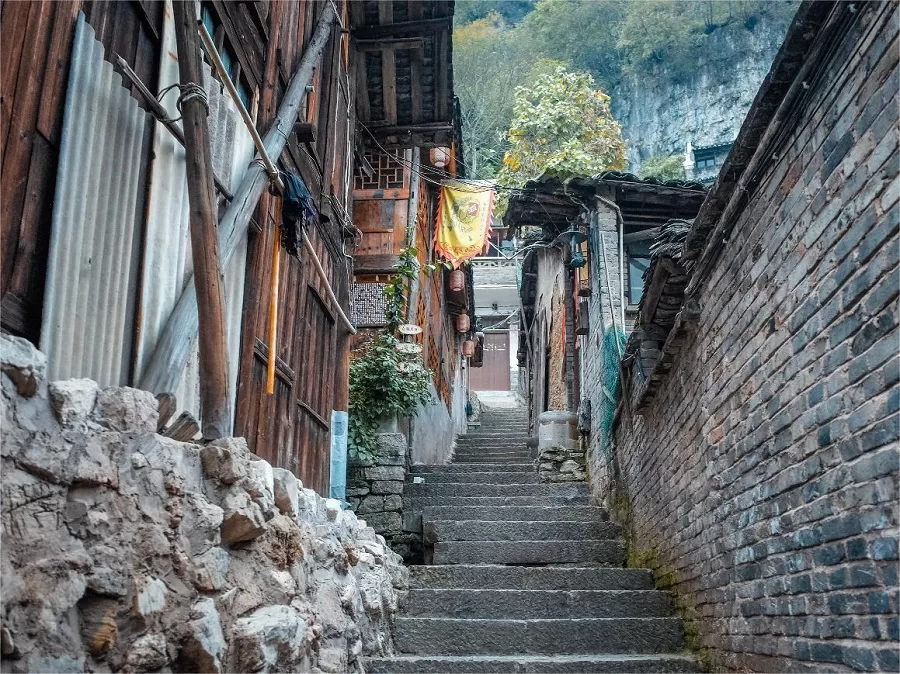 ancient-valleys-in-zhenyuan-ancient-town-jpg ancient-valleys-in-zhenyuan-ancient-town-jpg