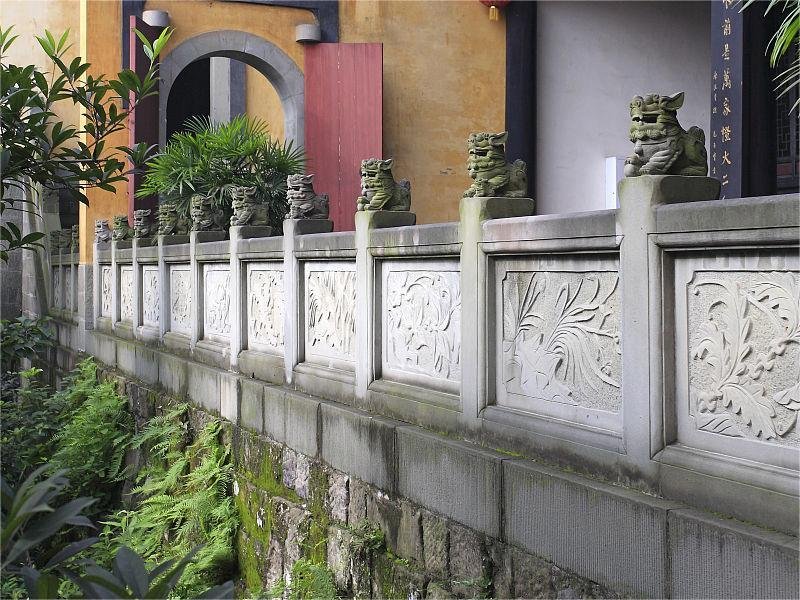 artistic-carvings-in-huguang-guild-hall artistic-carvings-in-huguang-guild-hall