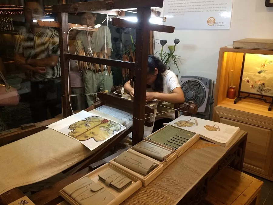 arts-and-crafts-in-pingjiang-road-suzhou-jpg arts-and-crafts-in-pingjiang-road-suzhou-jpg