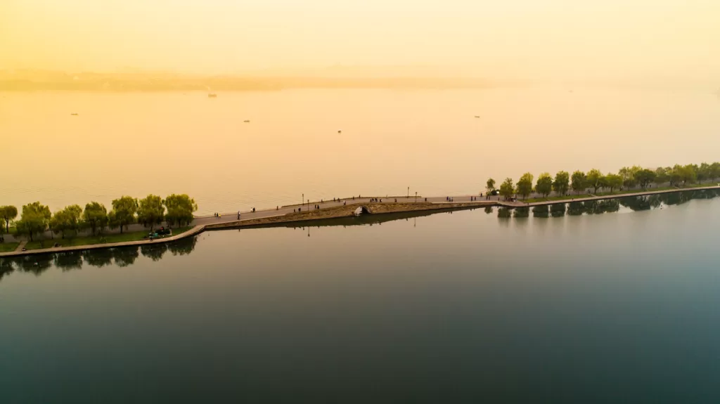 bai-causeway-west-lake-1024x575-5 bai-causeway-west-lake-1024x575-5