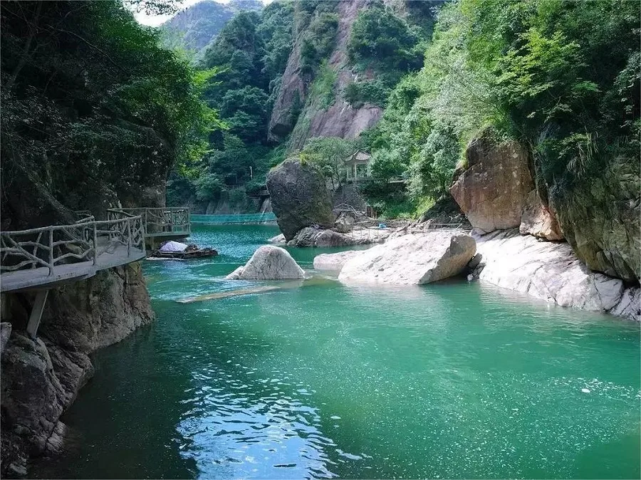 baiyan-creek-in-zhedong-xiaojiuzhai-jpeg baiyan-creek-in-zhedong-xiaojiuzhai-jpeg