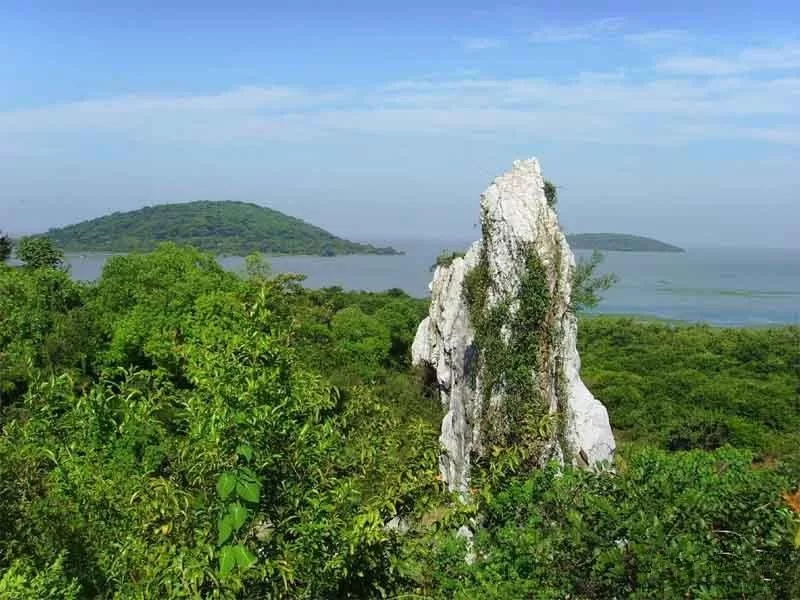 banbi-peak-in-sanshan-island-jpg banbi-peak-in-sanshan-island-jpg