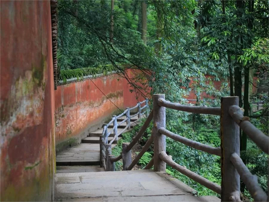 beautiful-gardens-in-baoguo-temple-jpg beautiful-gardens-in-baoguo-temple-jpg