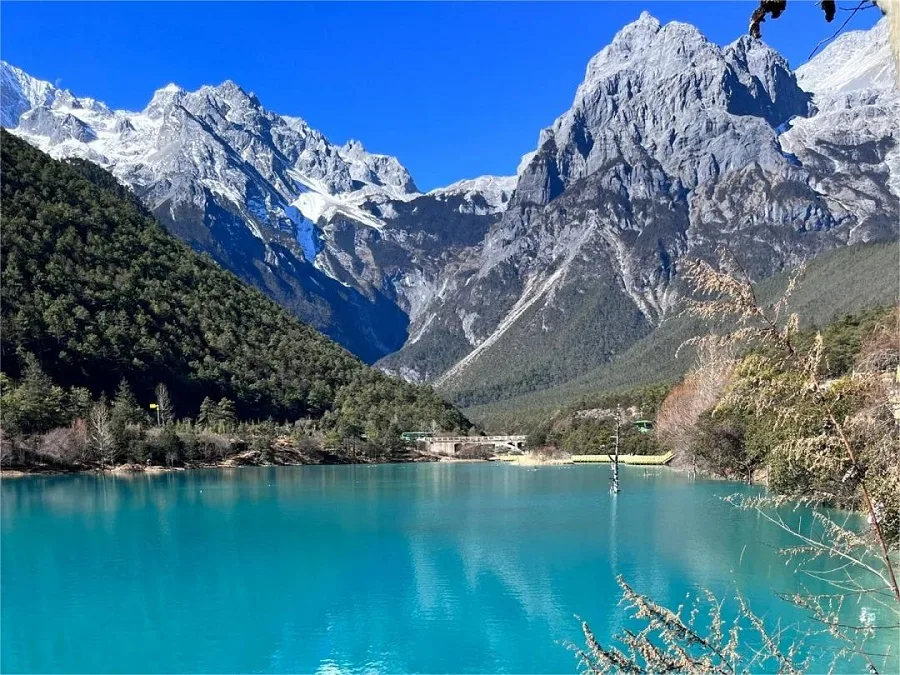 blue-moon-valley-in-yulong-snow-mountain-jpg blue-moon-valley-in-yulong-snow-mountain-jpg