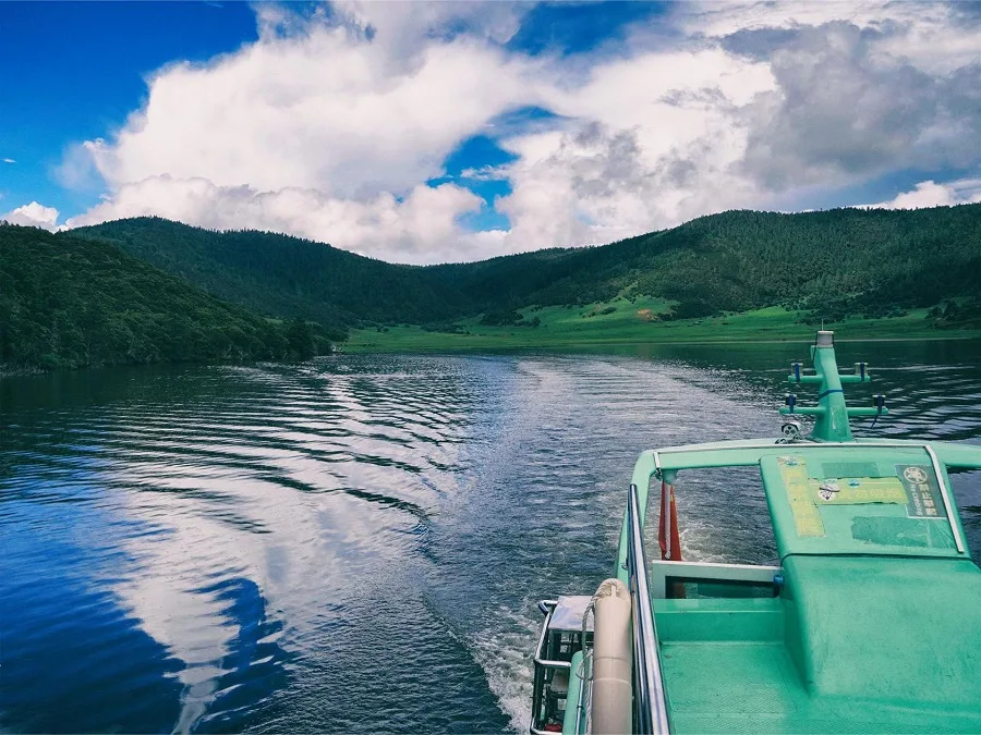 boat-ride-in-shudu-lake-shangri-la-jpg boat-ride-in-shudu-lake-shangri-la-jpg