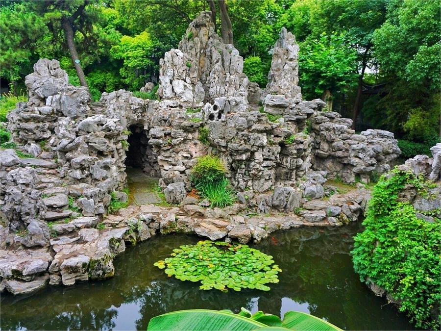 breathtaking-rocekries-in-zhanyuan-garden breathtaking-rocekries-in-zhanyuan-garden