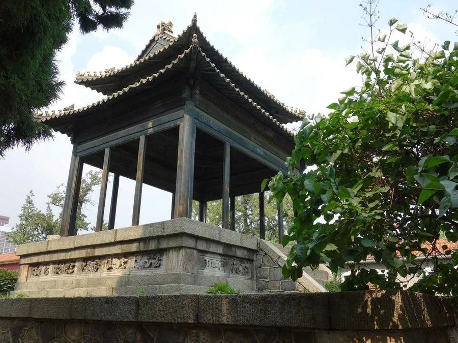 bronze-pavilion-in-daimiao-temple-jpg bronze-pavilion-in-daimiao-temple-jpg