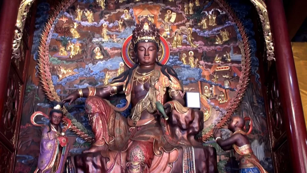 buddha-statue-in-lingyun-temple-1024x576-1 buddha-statue-in-lingyun-temple-1024x576-1