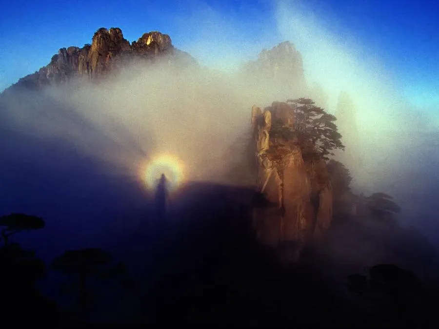 buddhas-light-in-sanqing-mountain-jpg buddhas-light-in-sanqing-mountain-jpg
