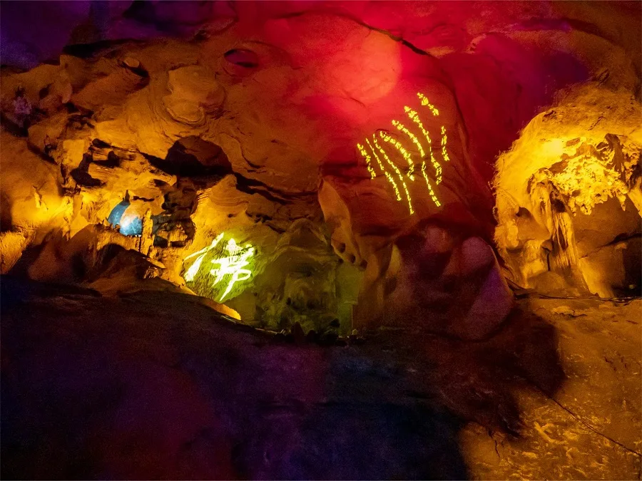 buddhist-cave-in-chuiyun-tongtian-river-jpeg buddhist-cave-in-chuiyun-tongtian-river-jpeg
