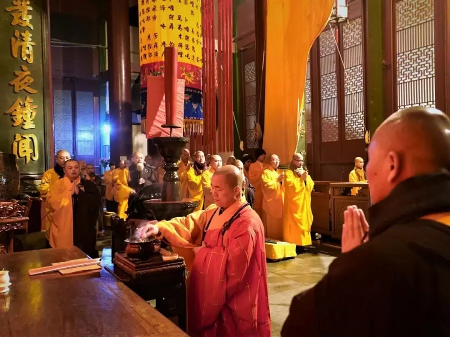 buddhist-ceremonies-in-lingyin-temple-hangzhou-jpeg buddhist-ceremonies-in-lingyin-temple-hangzhou-jpeg
