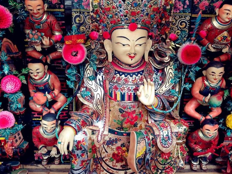 buddhist-statues-in-labrang-monastery buddhist-statues-in-labrang-monastery