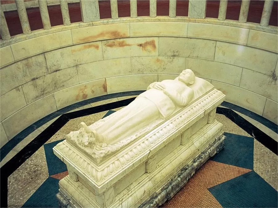 burial-chamber-in-sun-yat-sen-mausoleum-jpg burial-chamber-in-sun-yat-sen-mausoleum-jpg