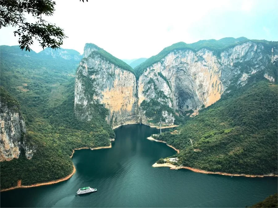 butterfly-cliff-in-enshi-daqing-river-scenic-area-jpg butterfly-cliff-in-enshi-daqing-river-scenic-area-jpg