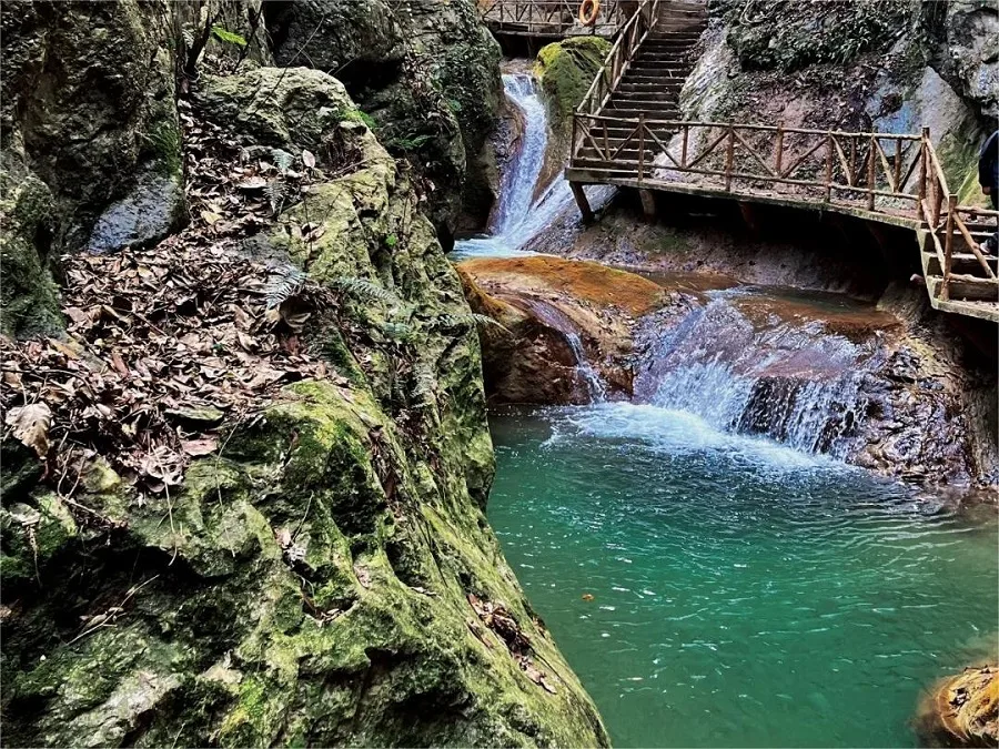 cast-caves-in-xiangshui-river-scenic-area-jpg cast-caves-in-xiangshui-river-scenic-area-jpg
