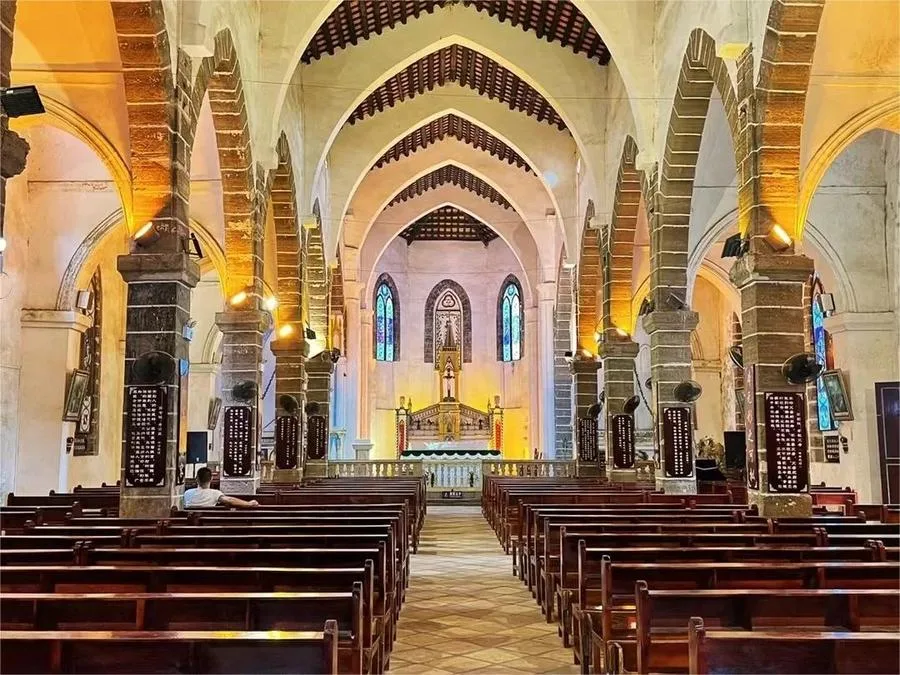 catholic-church-on-weizhou-island-jpg catholic-church-on-weizhou-island-jpg