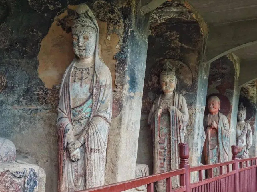 cave-135-in-maijishan-grottoes-jpg cave-135-in-maijishan-grottoes-jpg