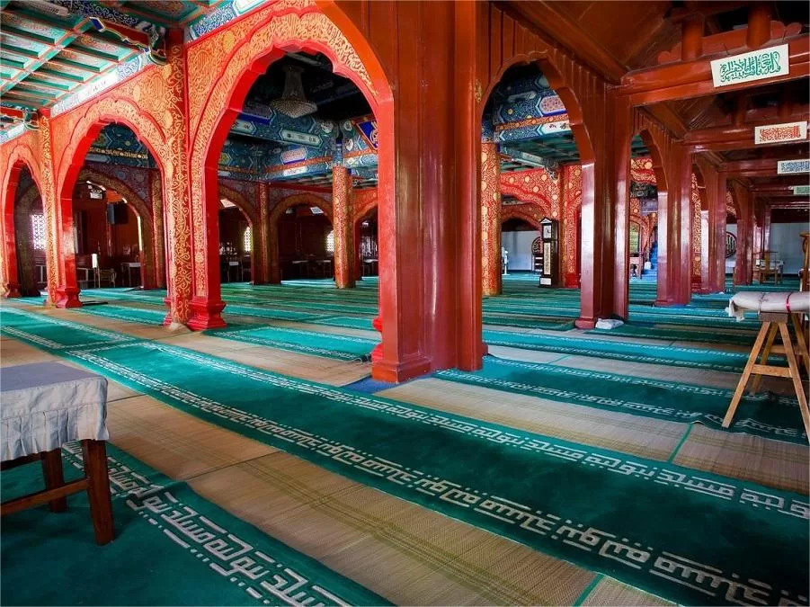 central-prayer-hall-in-niujie-mosque-jpg central-prayer-hall-in-niujie-mosque-jpg